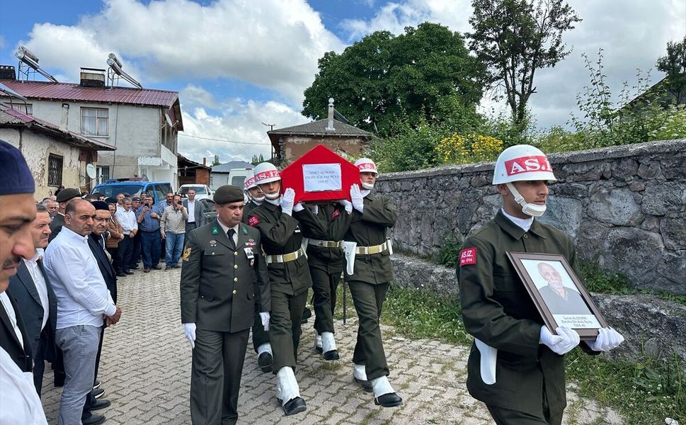 Tokat'ta vefat eden Kıbrıs gazisi son yolculuğuna uğurlandı