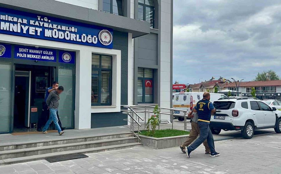 Tokat'ta lastik hırsızlığı yapan şüphelileri yakalandı