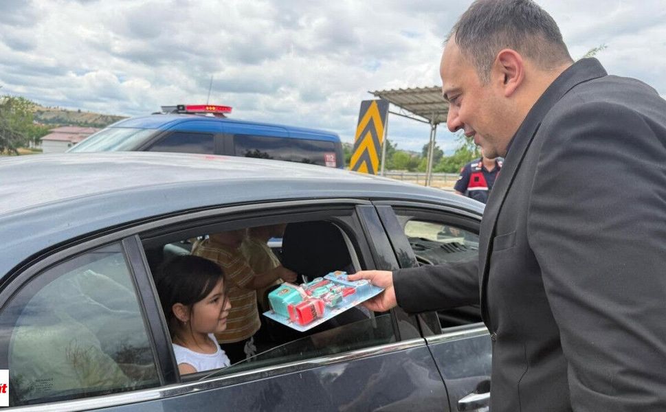 Erbaa'da Trafik Denetimlerine Yakın Takip! Kaymakam Demir Uygulama Noktasında