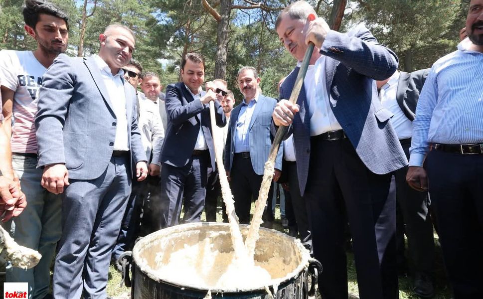 Reşadiye Kurt Gölü Eşsiz Doğası Ve Zengin Kültürüyle Festivalde Binlerce Kişiyi Buluşturdu