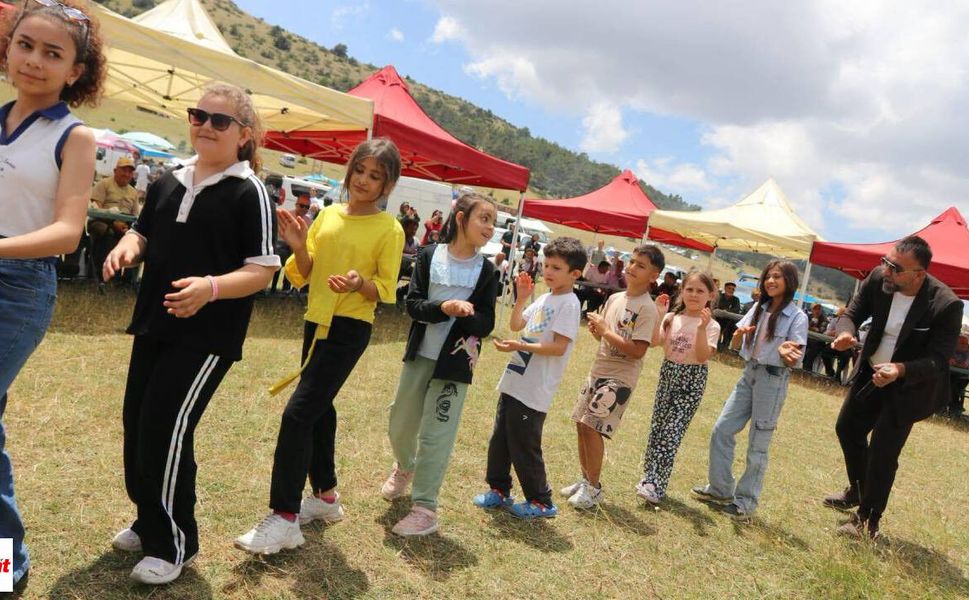 Kat Köyü Bağ Yaprağı Yayla Festivali Beşinci Kez Binleri Buluşturdu