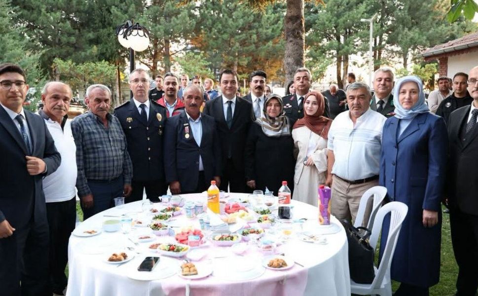 Tokat'ta Şehit Yakınları ve Gaziler İçin Gönül Sofrası Kuruldu