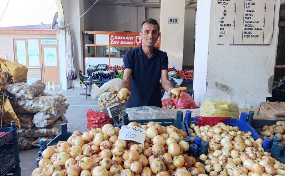 Tokat’ta Soğan Fiyatları Uçtu 1 Ay Önce Çuval Çuval Gidiyordu Şimdi Altınla Yarışıyor!