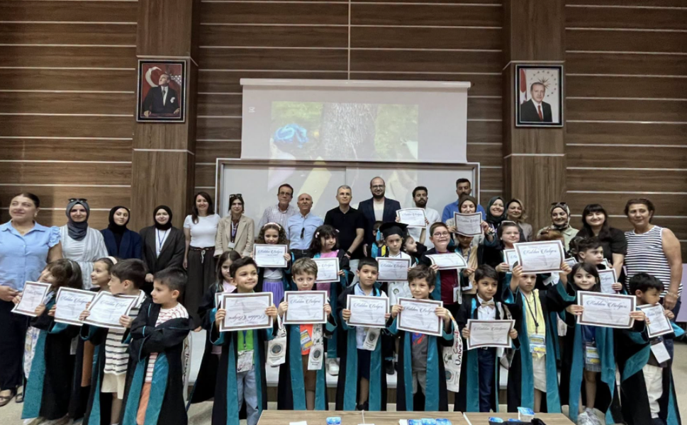 TOGÜ Çocuk Üniversitesinde Mezuniyet Coşkusu
