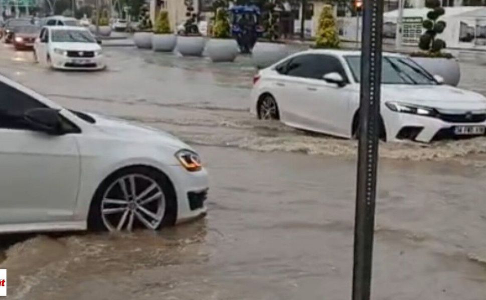 AFAD Alarm Vermişti! Tokat'ta Sağanak Hayatı Felç Etti, Yollar Göle Döndü