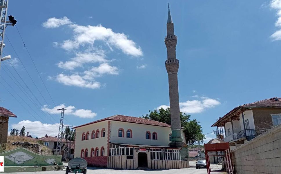 Tokat'ta 5,6'lık Depreme Direndi: Mahallede Ayakta Kalan Tek Cami Oldu