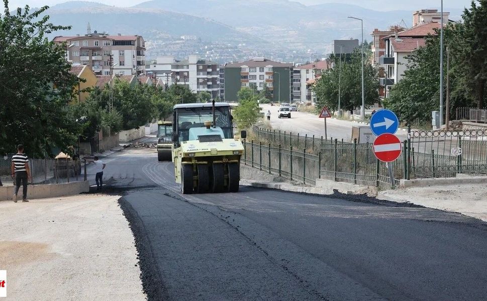 Güneşli Mahallesi’nde Asfalt Mesaisi: Çalışmalarda Sona Gelindi