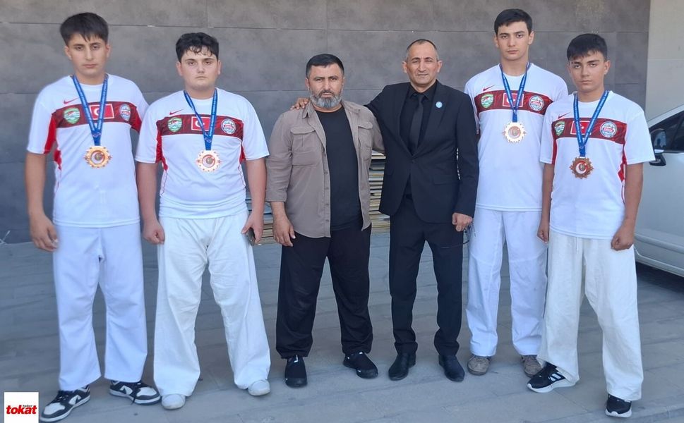 İki Türkiye Şampiyonu Aynı Kulüpten Çıktı: Erbaa'dan Tarihi Başarı