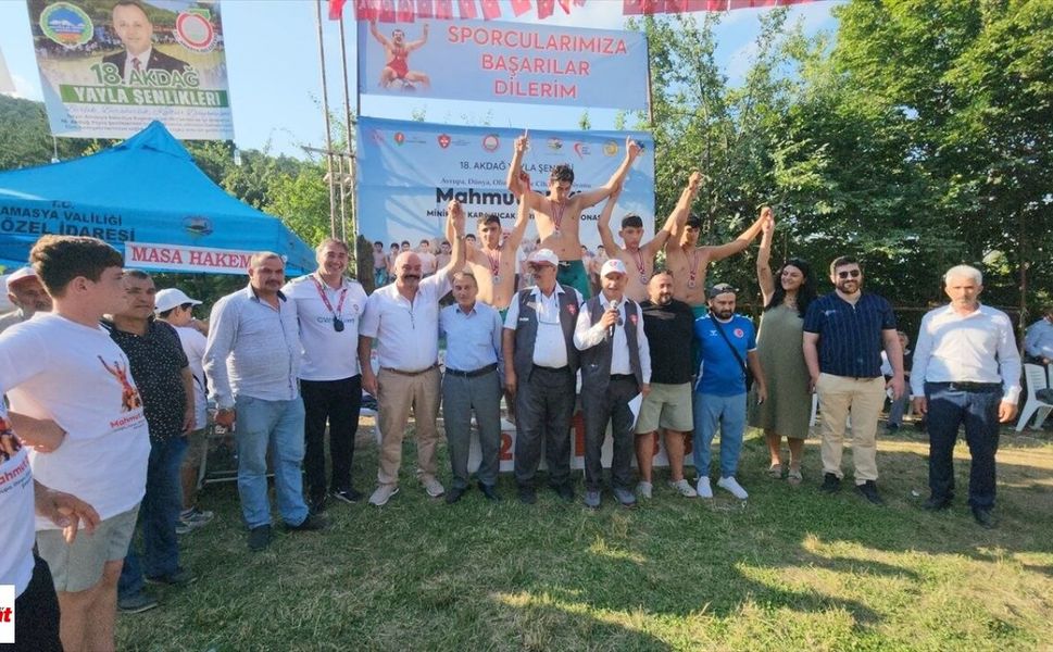 Tokatlı Minik Güreşçiler Türkiye Üçüncüsü Oldu