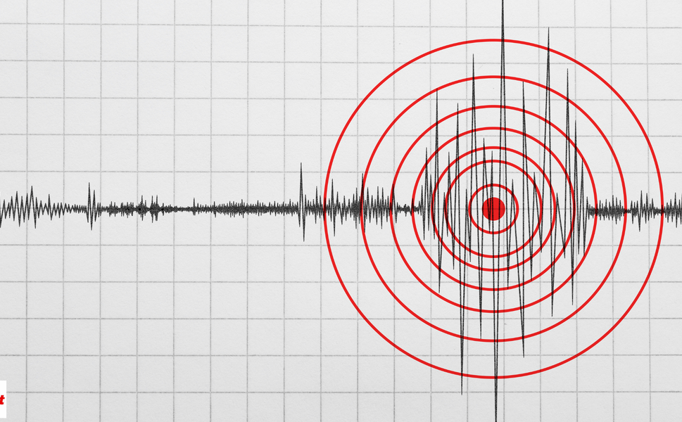 Gece Yarısı Deprem 03.00'te Meydana Geldi  Sarsıntı 5 Ülkede Hissedildi