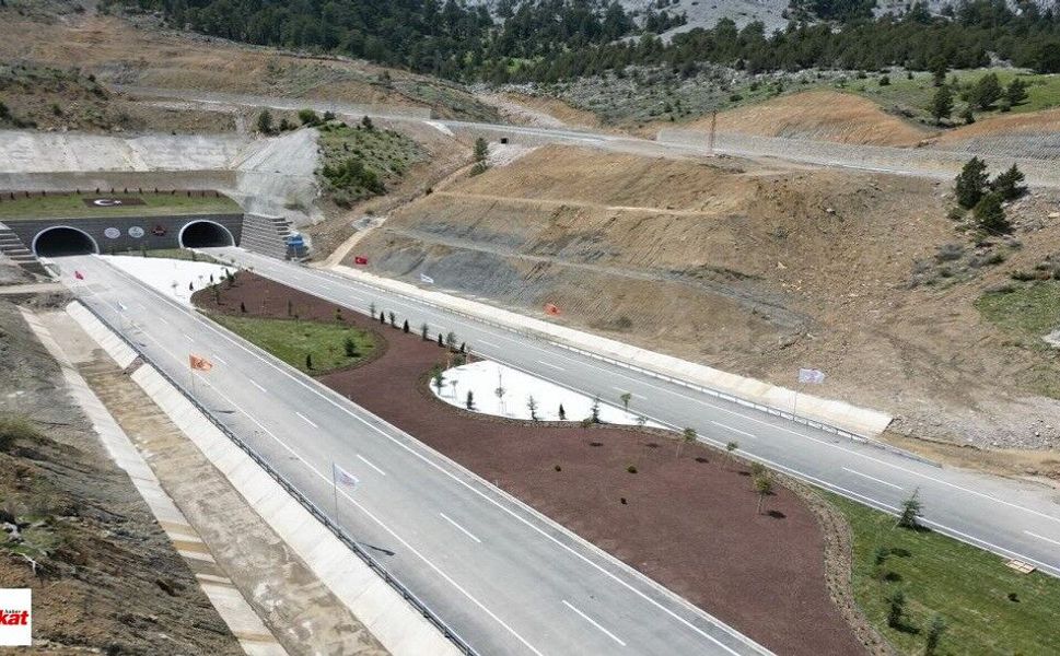 İklim Değiştiren Tünel Olarak Biliniyor 2x2 Şeritli Yolu 5 Bin 68 Metre Uzunluğu Var Ulaşımı 4 Dakika Kısaltıyor