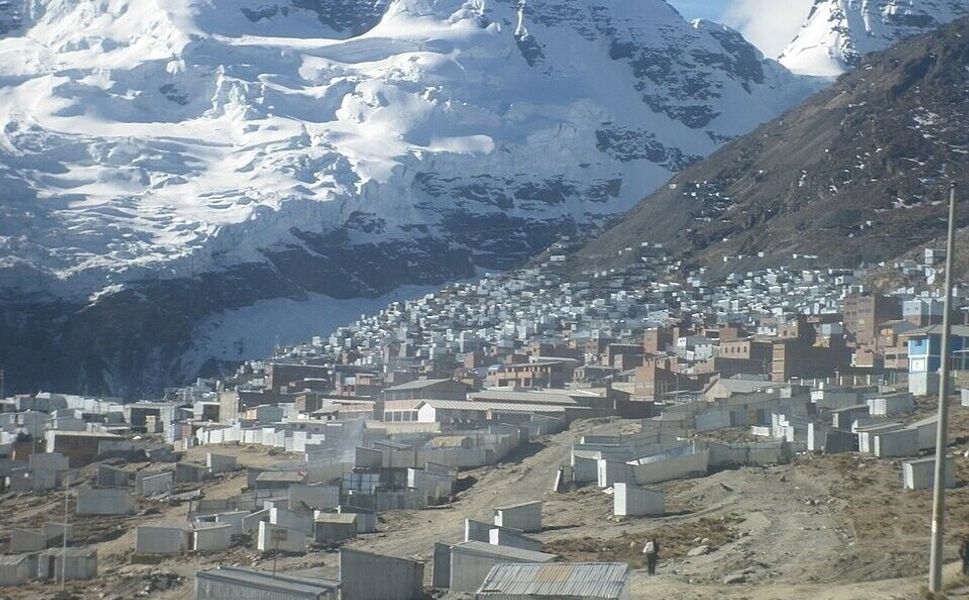 5.100 Metre Yükseklikte Tam 30 Bin Kişi Yaşıyor Burada Nefes Almak Bile Zorlaşıyor En Değerli Maden İçin Duruyorlar