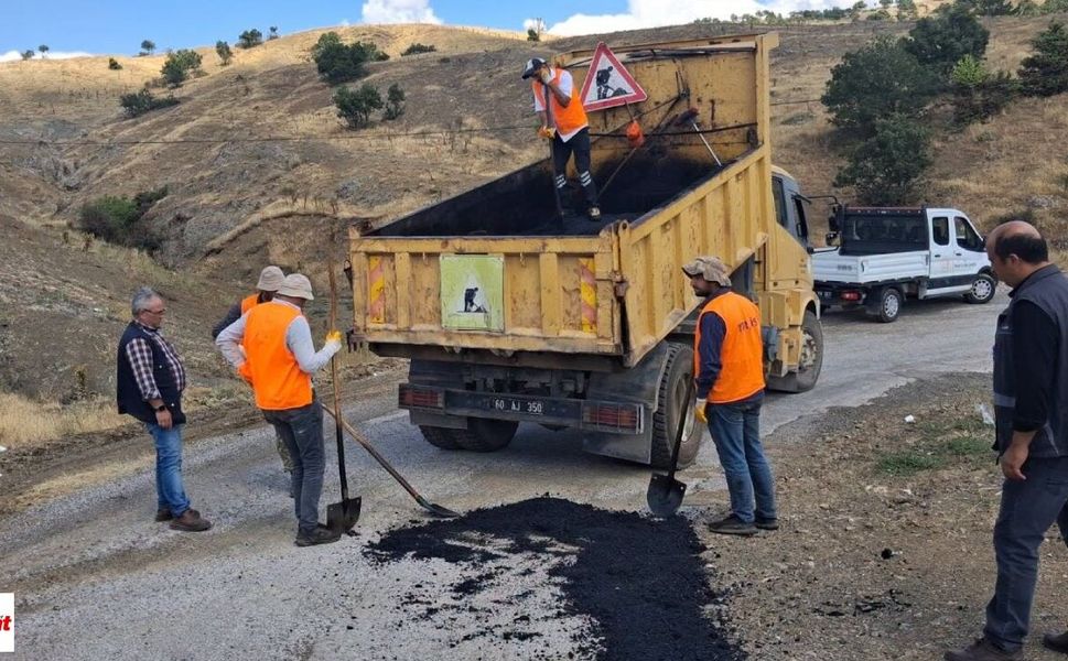 Tokat İl Özel İdaresi 8 İlçede Sahada: Yollar ve Su Hatları Yenileniyor
