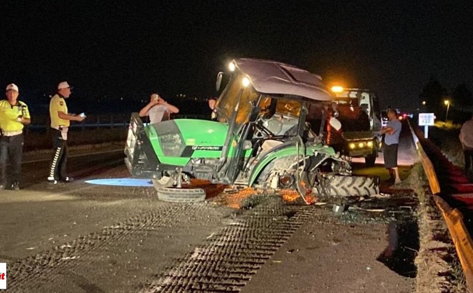 Tokat'ta D100 karayolu savaş alanına döndü: Cip ile traktör çarpıştı, 3 yaralı