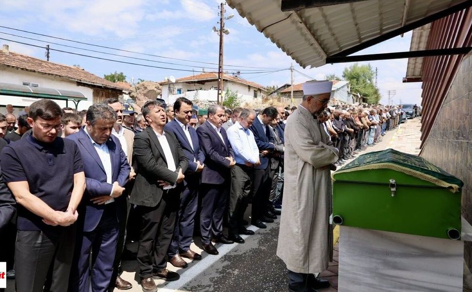 Tokat'ta İki Acı Veda: Vali Köklü ve Başkan Yazıcıoğlu Cenazelere Katıldı