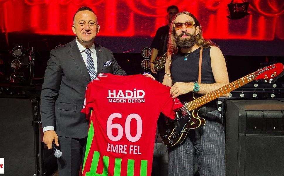 Turhal’da Binler Zafer Konserinde Buluştu: Emre Fel'den Muhteşem Final!
