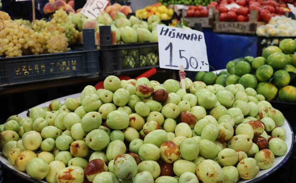 Tezgahların yeni gözdesi 'hünnap' meyvesi