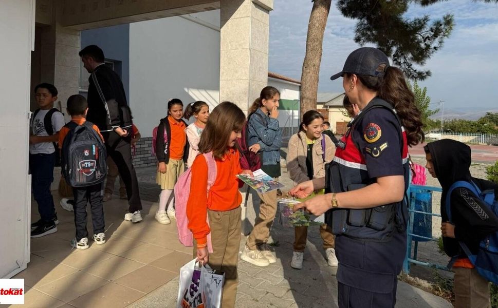 Tokat’ta jandarmadan okul çevreleri ve servislere sıkı denetim