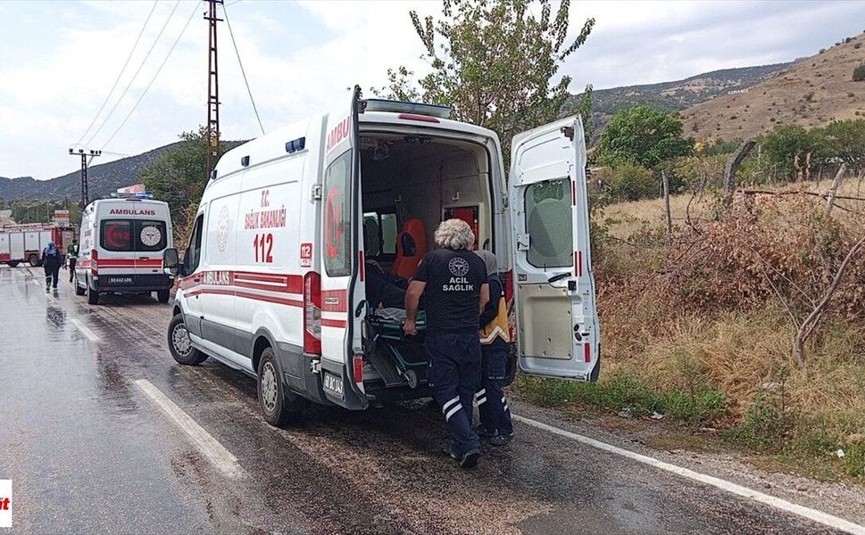 Tokat'ta iki kamyonetin çarpıştığı kazada 1 kişi yaralandı