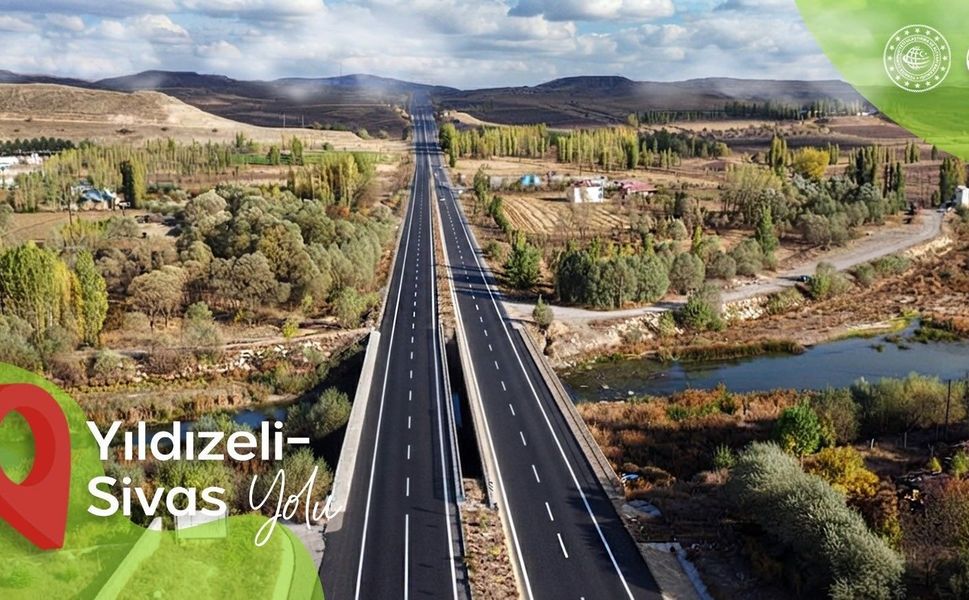 Ulaşımın Önemli Bir Koridorunu Oluşturuyor Havalimanı Ve Sanayi Bölgelerini Bağlıyor 185 Km Uzunlukta 2x2 Şeritli