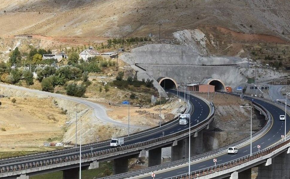 1947 Metrelik Dev Tünel 300 Metrelik Viyadük Çevre Yolunun En Kritik Geçişi Oldu İleri Teknolojiyle İnşa Edildi