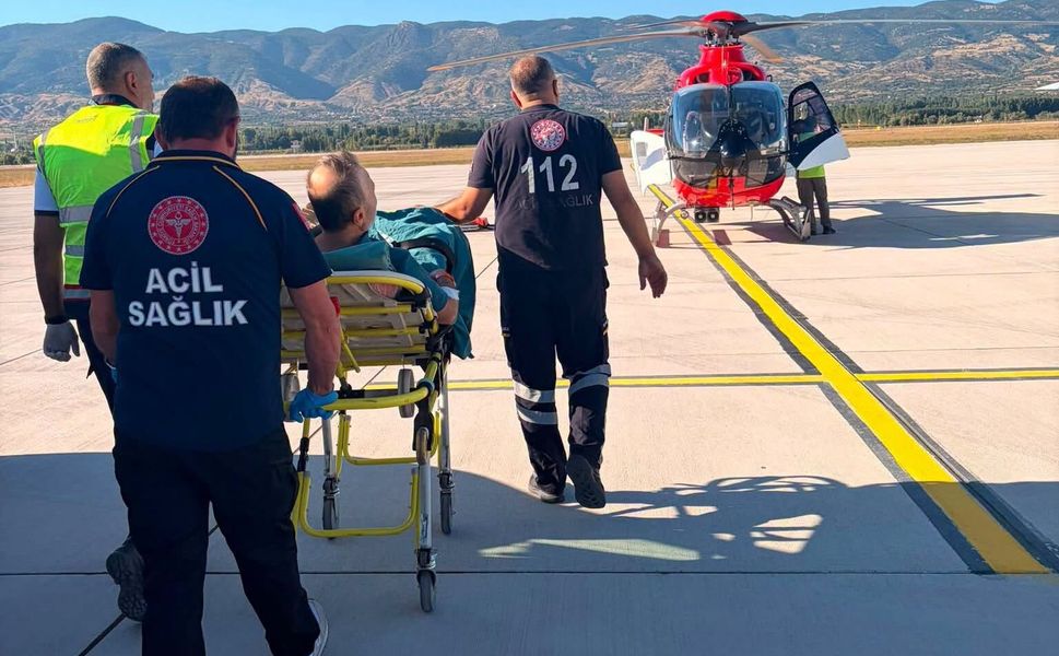 Tokat’ta yaralanan sağlık çalışanı için hava ambulansı havalandı