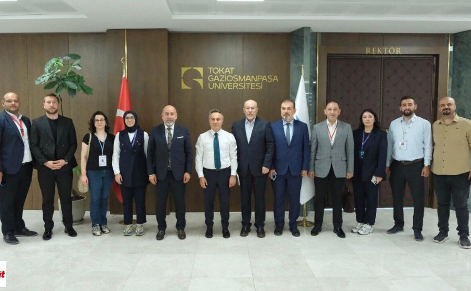Tokat'ın Tanıtım Gönüllüleri Rektör Yılmaz'ı Ziyaret Etti