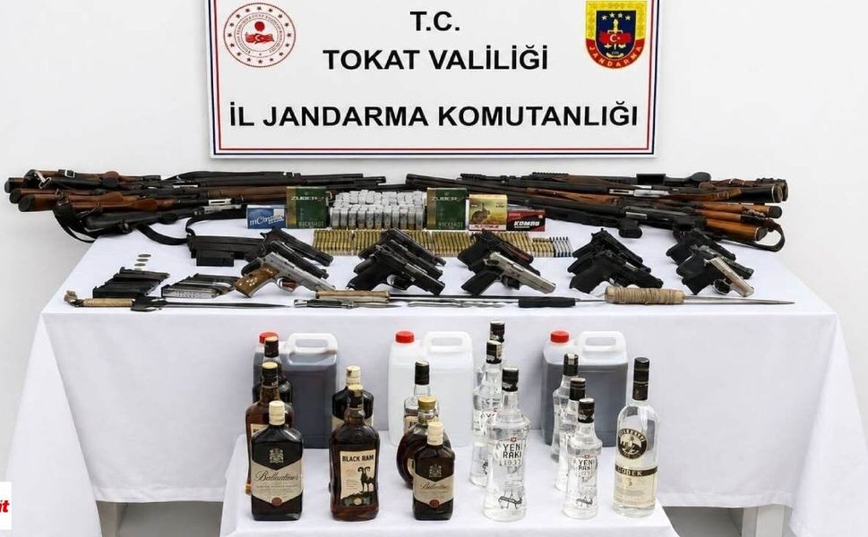 Tokat'ta 19 adrese aynı anda baskın: Tabancalar, tüfekler ve binlerce mühimmat ele geçirildi