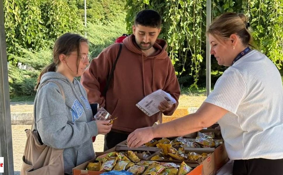 Tokat’ta KPSS mesaisi: Sınava giren adaylara ve ailelerine belediyeden ikram