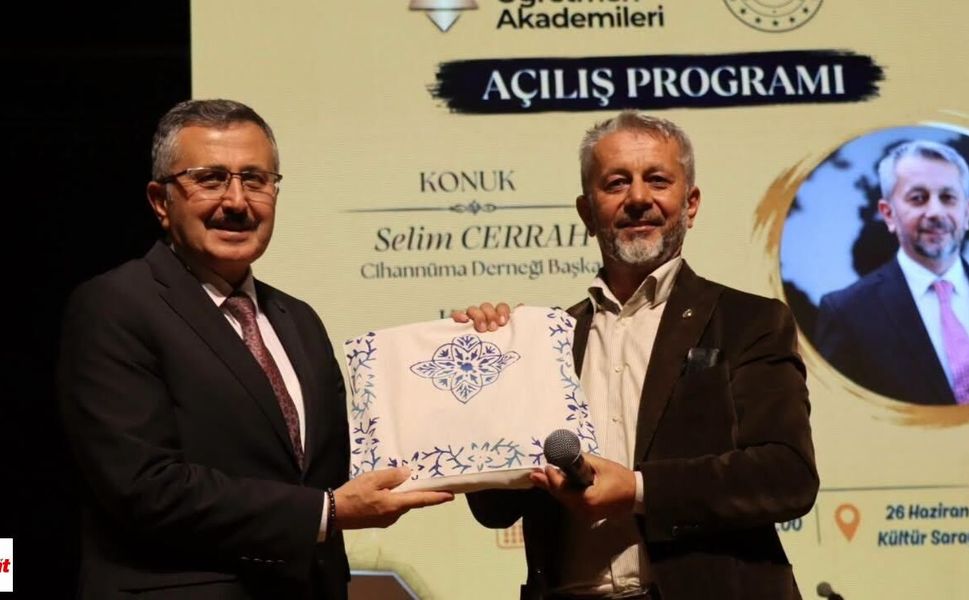 Tokat’ta Öğretmen Akademileri’nde “İyi İnsan Olmak” Söyleşisi Düzenlendi