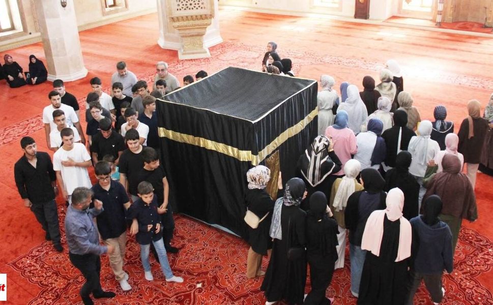 Umre ödülü kazanan hafızlara Tokat’ta uygulamalı eğitim