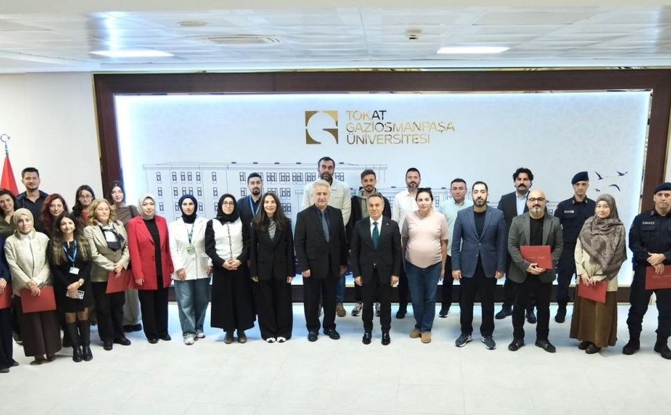 TOGÜ’de Bağımlılıkla Mücadeleye Katkı Sağlayan Eğitmenlere Teşekkür Belgesi