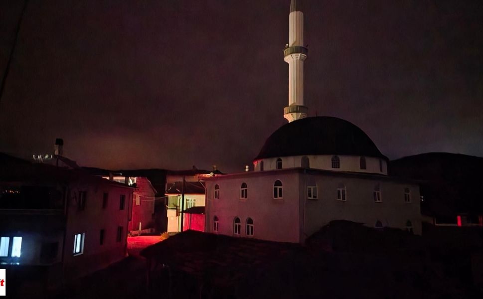 Bir Akşamda 5 Kesinti: Niksar’ın Ceviz Üreten Köyünde Elektrik Çilesi!
