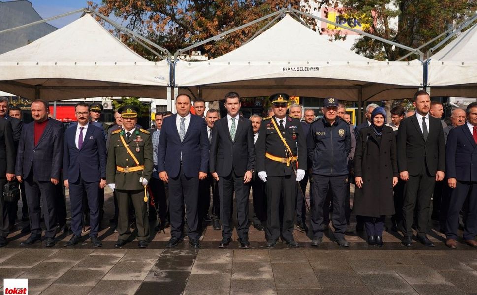Erbaa’da 29 Ekim coşkusu başladı: Atatürk Anıtı’na çelenk sunuldu