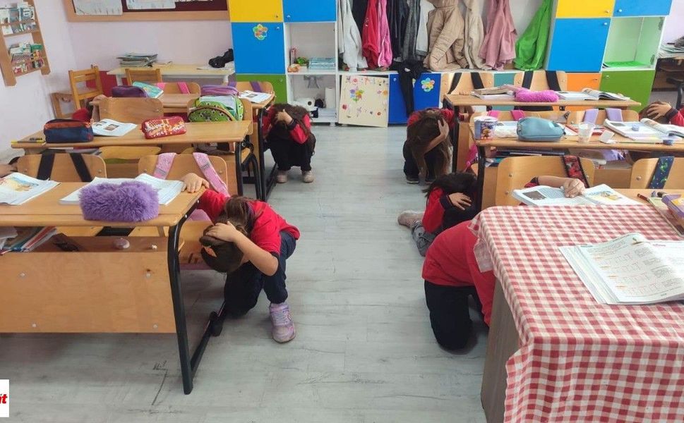 Niksar’da Deprem Alarmı Verildi Öğrenciler Hızla Tahliye Edildi