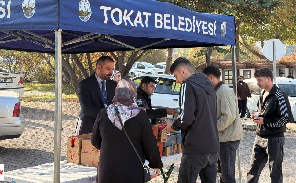 Tokat'ta KPSS'ye Giren Adaylara ve Ailelerine Ücretsiz İkram