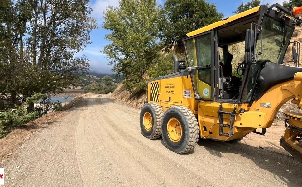 Zile’de ekipler sahada: Köylerde altyapı ve yol seferberliği