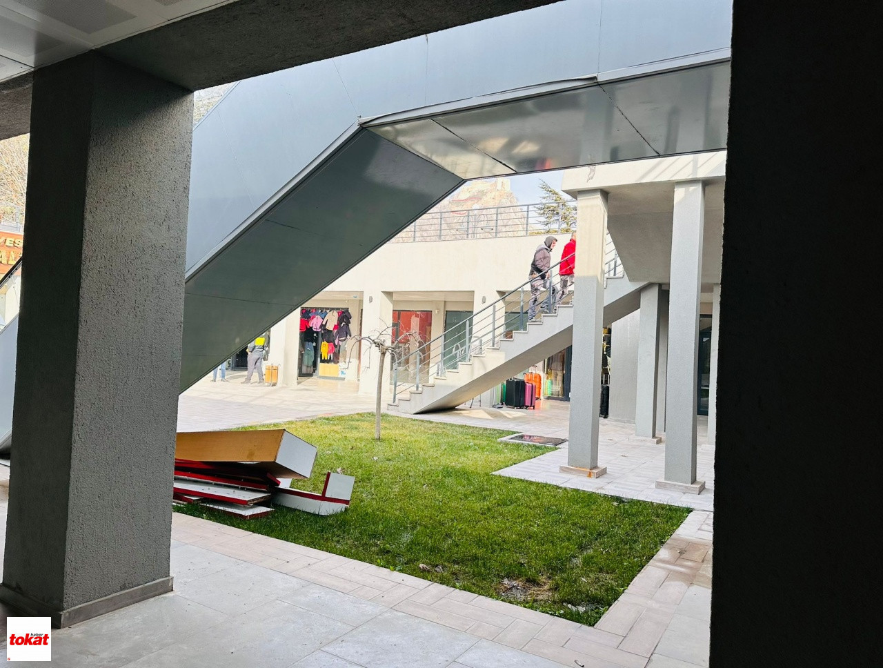 Yeraltı Çarşısı (2)