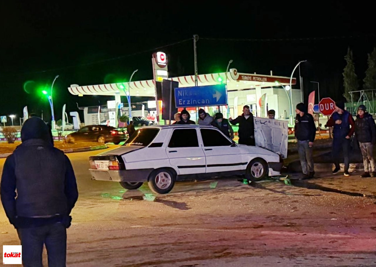 Aa 20250220 37116727 37116726 Tokatta Cip Ile Otomobil Carpisti 5 Kisi Yaralandi Tokat Haber1