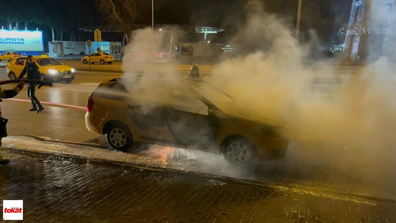 Araç Seyir Halindeyken Bir Anda Alev Aldı 2