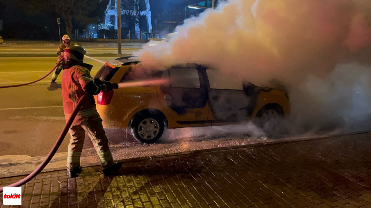 Araç Seyir Halindeyken Bir Anda Alev Aldı 3
