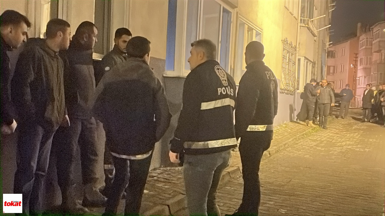 Çenesine Silah Dayayıp Boşandığı Eşinin Gelmesini İstedi2