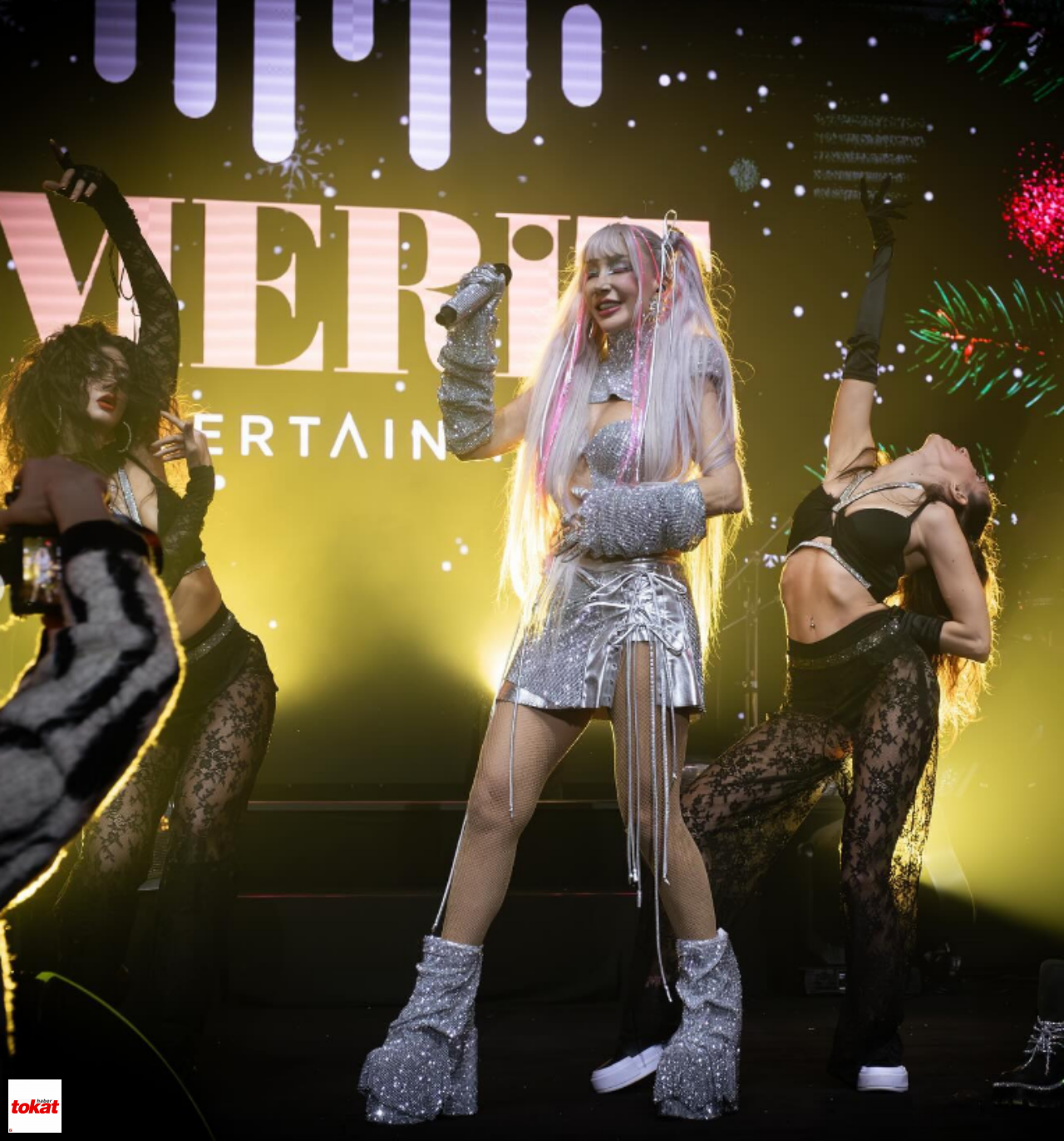 Hande Yener (12)