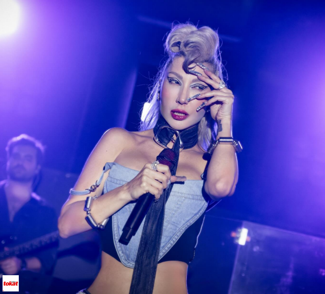 Hande Yener (14)