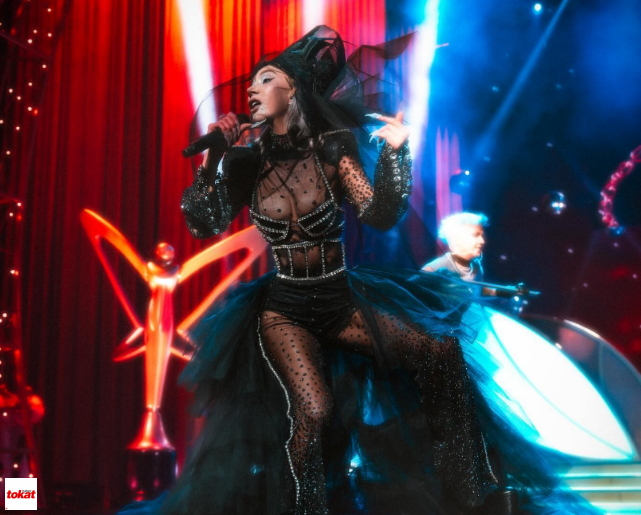 Hande Yener (17)