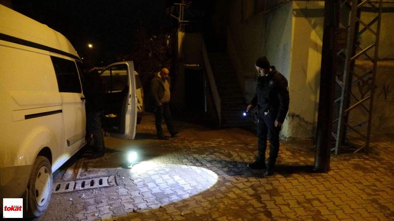 Husumetlisinin Evine Pencereden Girip Silahla Yaraladı1
