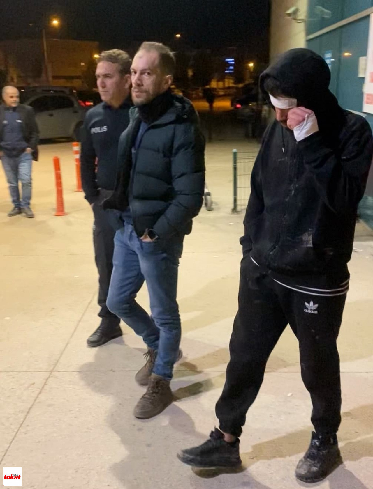 Önce Bıçakla Yaraladılar, Sonra Tüfekle Tehdit Edip Gasp Ettiler1