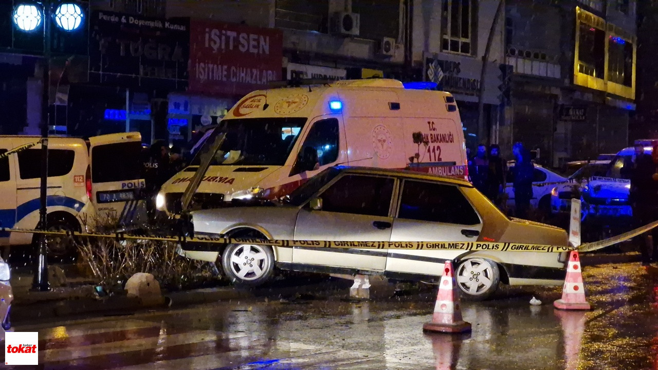 Önce Kaza Yaptı, Sonra Polis Aracında Kendini Vurdu7