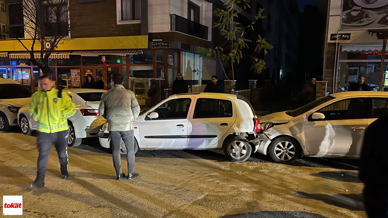 Otomobil Ile Itfaiye Aracı Çarpıştı2