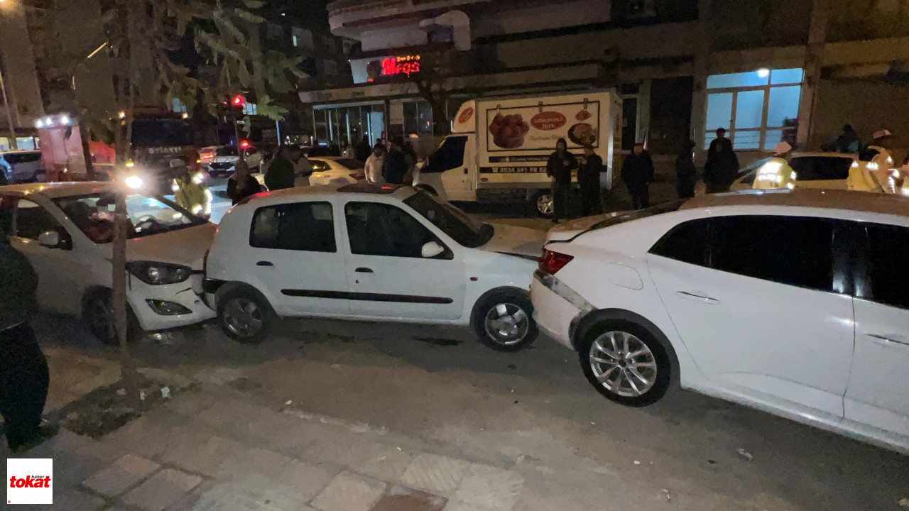 Otomobil Ile Itfaiye Aracı Çarpıştı4